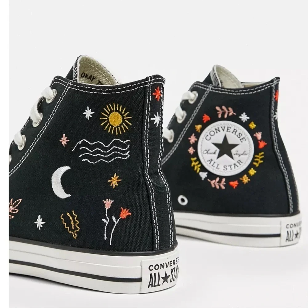 Women's Converse CTAS 'It's Okay To Wander' size 37.5 US7